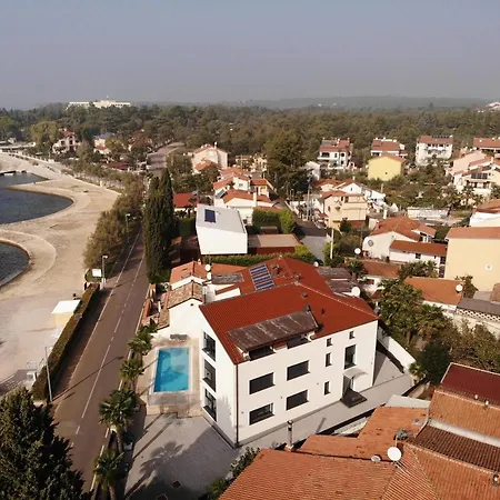 Pensjonat Sain With Garden Terrace Near The 3*