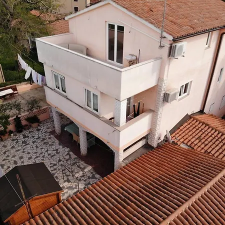 Pensjonat Sain With Garden Terrace Near The