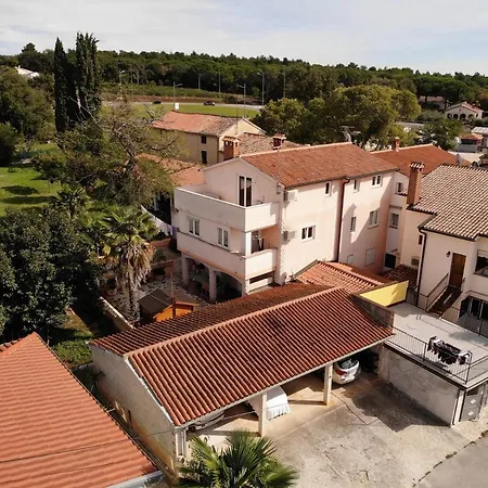 Pensjonat Sain With Garden Terrace Near The