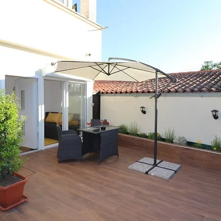 Pensjonat Sain With Garden Terrace Near The